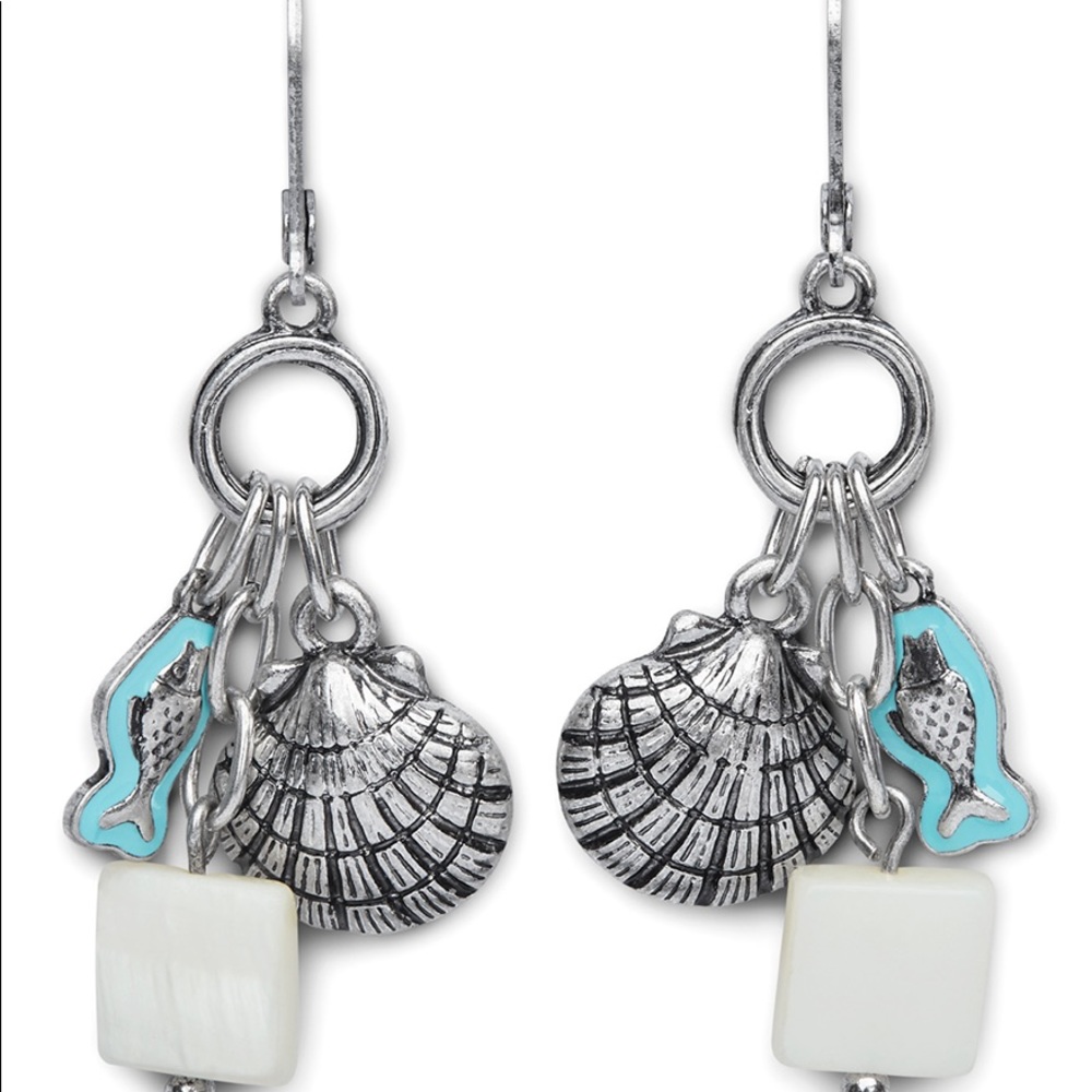 New cabi Harbor Earrings & Necklace set…beach summer fun!